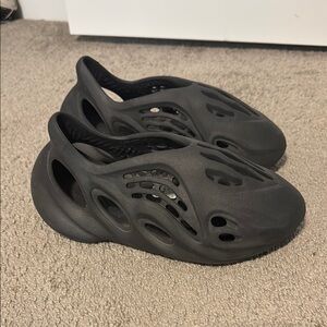 Yeezy foam runners